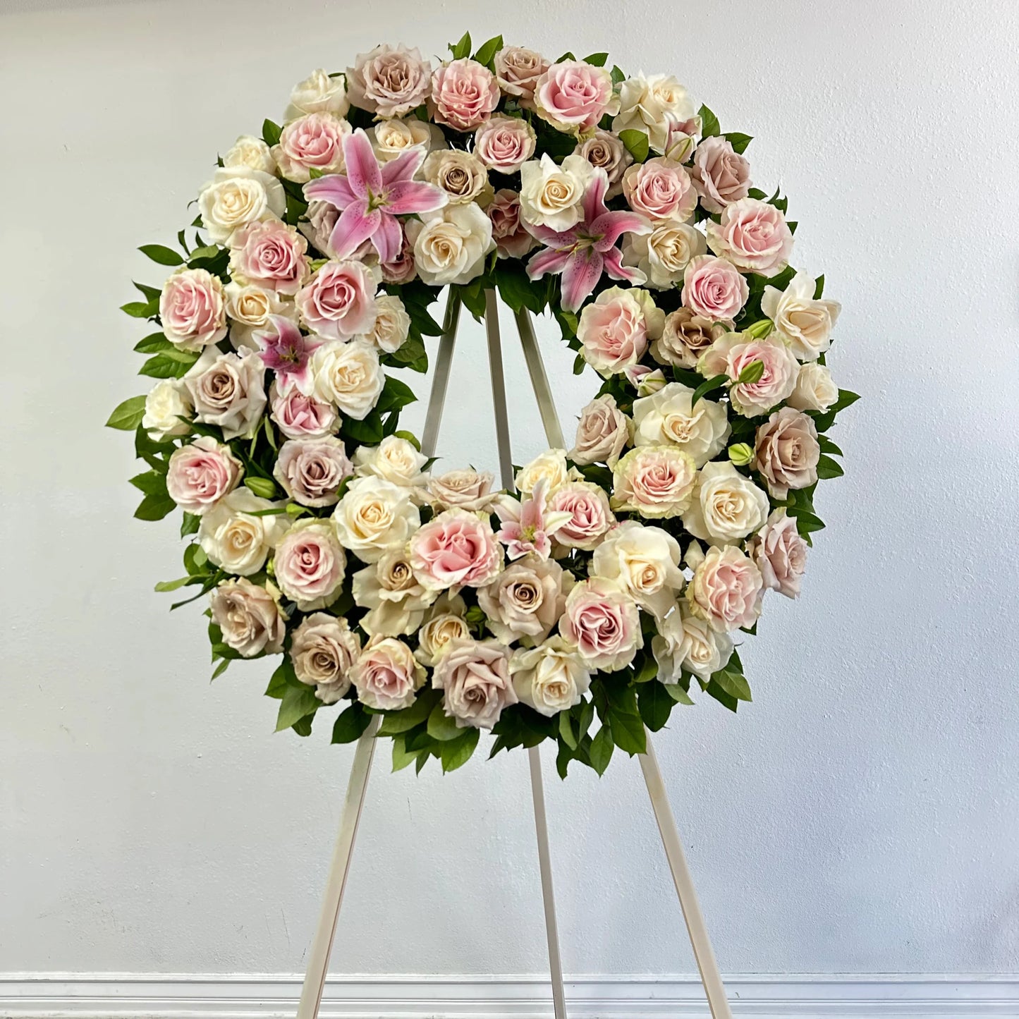 Graceful Ivory & Pink Round Wreath